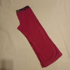 Danskin Now Capri Yoga pants